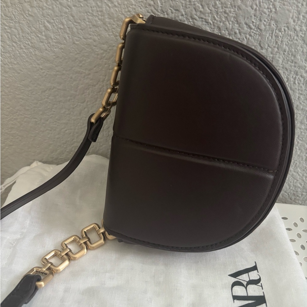 Zara Genuine Leather Saddle Crossbody – Brown – Gold Chain – NWOT – 6782/810 - Picture 4 of 6